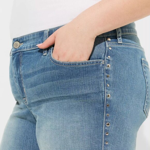 ❤️NWT VINTAGE TORRID SHORTS - 5" BOYFRIEND  STUDDED DENIM - MID RISE - PLUS SIZE - Picture 3 of 16